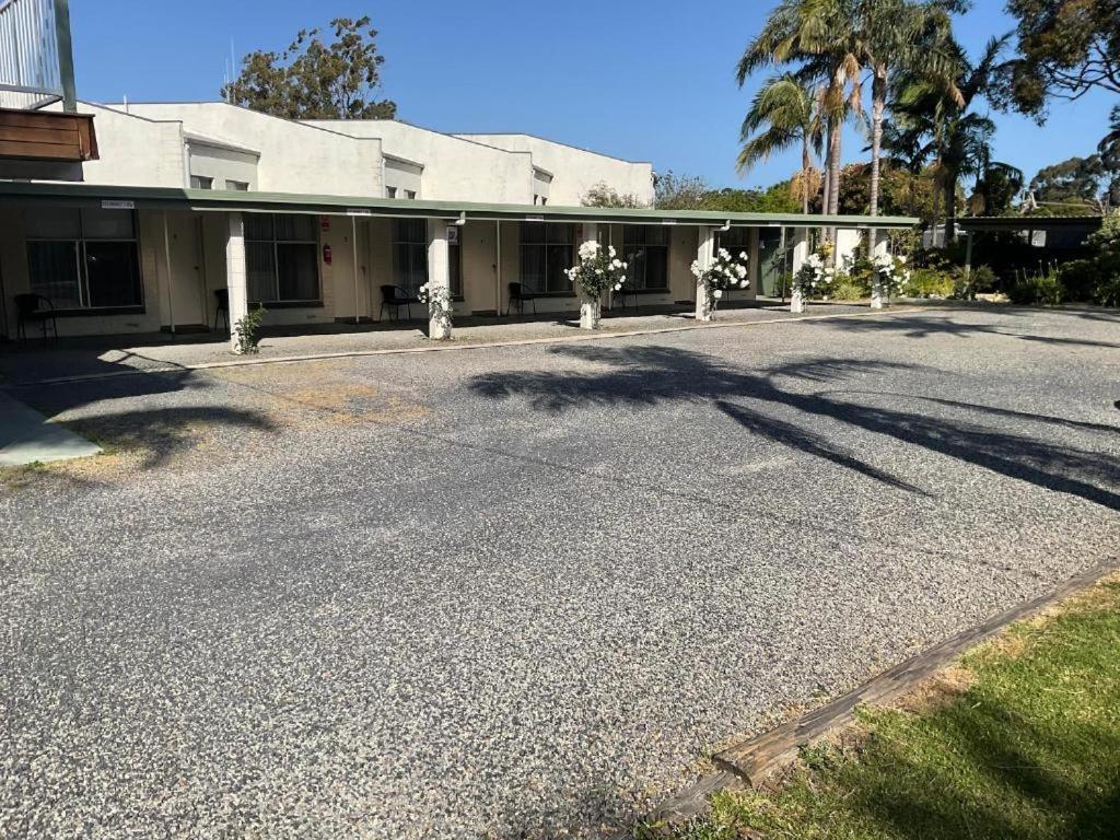 The Silver Bream Motel & Self Contained Units Mallacoota Kültér fotó